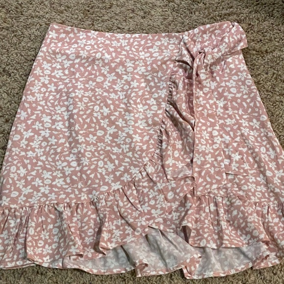 Pink Floral Skirt 🌸 - Picture 5 of 8